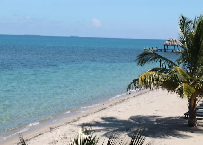 Los Porticos Villas Placencia