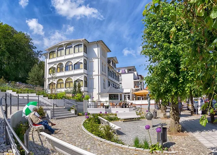 Haus am Meer Sellin App 5 und 6 by Meine Ferienzeit