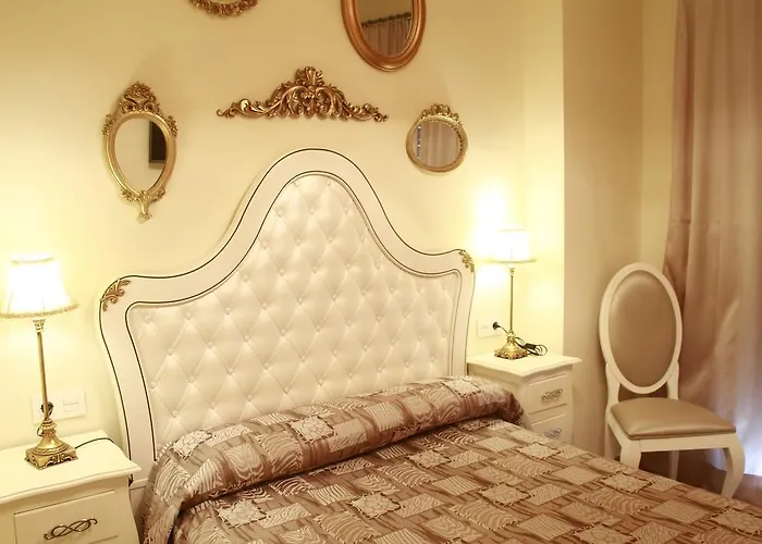 Hotel Hostal Flor De Lis- Lojo Conil De La Frontera