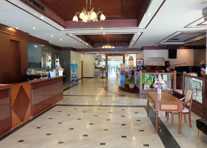 Tarin Hotel Chiang Mai Avec Terrain de Golf