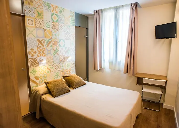 Hostal Marenostrum Barcelona Con una Pista de Golf