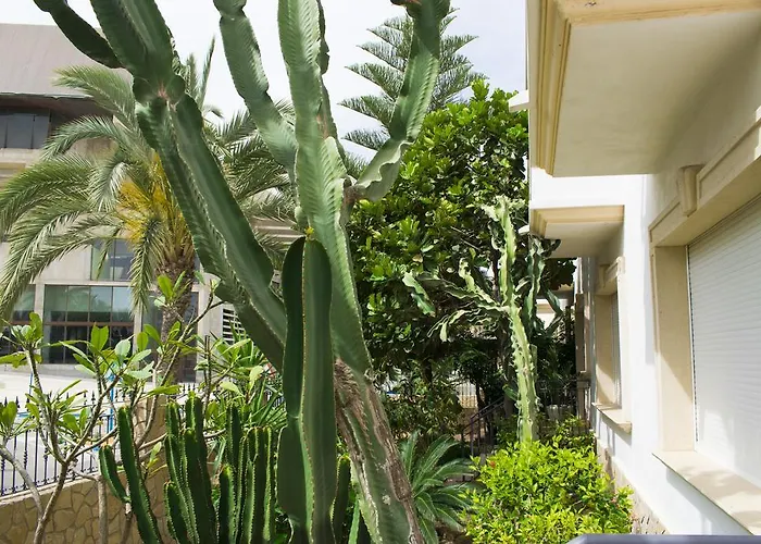 Apartamentos Carmina Carboneras