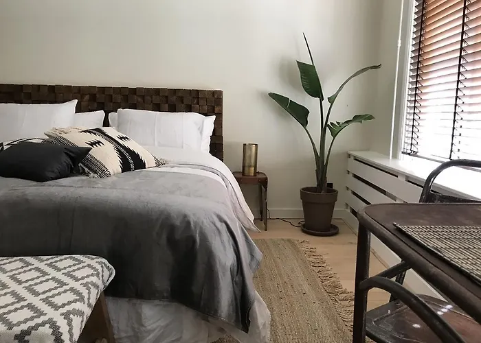 Bednextdoor