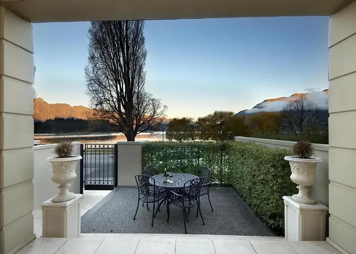 Esplanade Queenstown By Staysouth