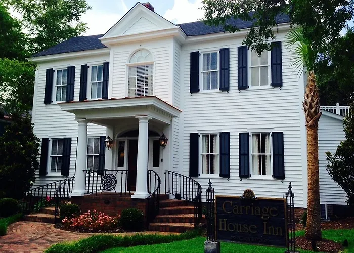 Carriage House Inn