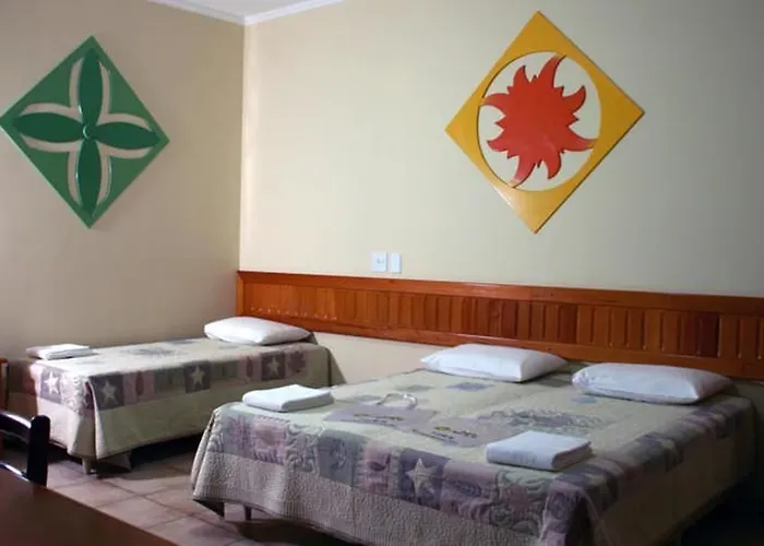 Hotel Pousada Brilho Do Sol Olímpia - um hotel de 4 estrelas