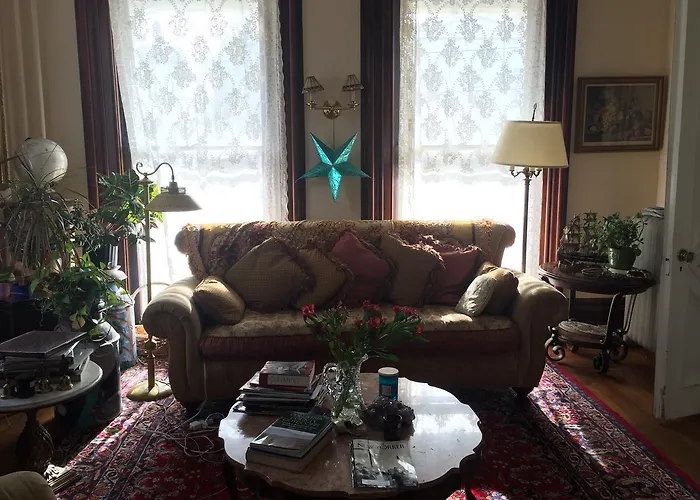 Hudson City Bed And Breakfast