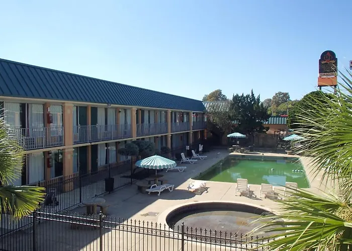 Bossier Inn And Suites