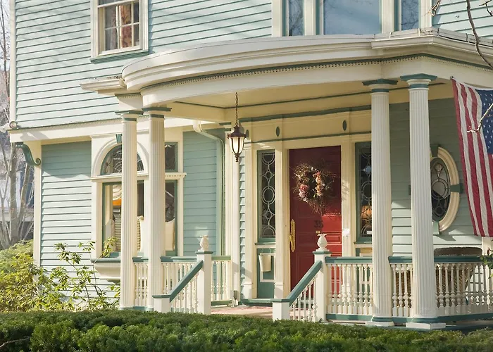 A B&B At The Edward Harris House Inn