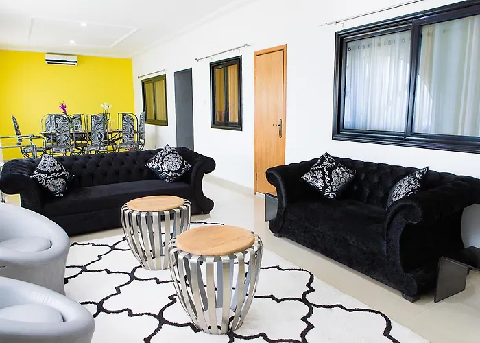Maxwell Court Apartments