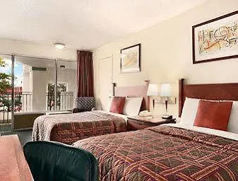 Hotel O Daylight Inn Elkhart I-90, In