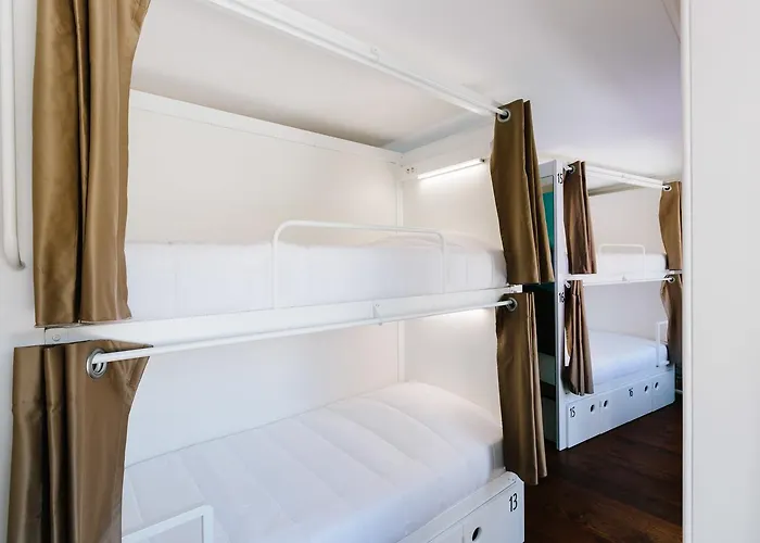 Lisbon South Hostel Almada