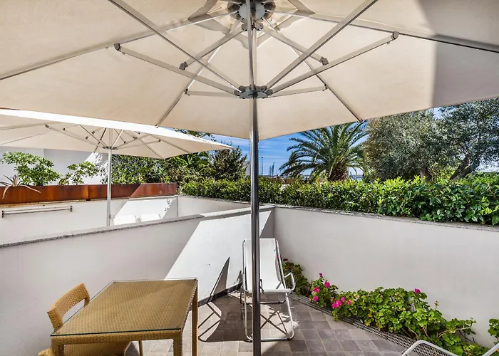 Hotel Residence Hibiscus La Caletta