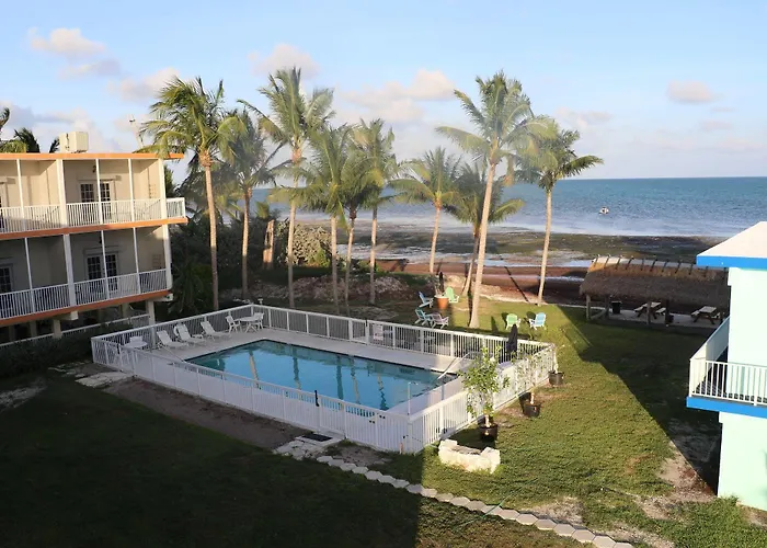 Yellowtail Inn Marathon