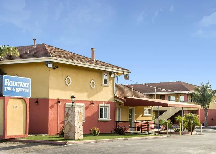 Rodeway Inn & Suites Near The Coliseum & Arena