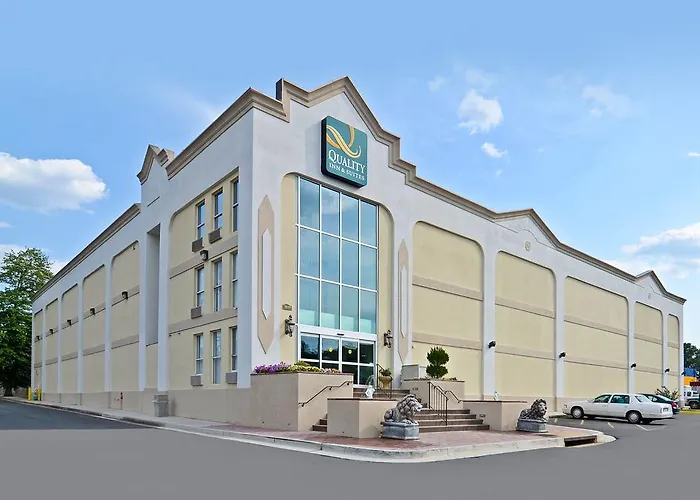 Pet friendly Stayapt Suites Alexandria-Fort Belvoir