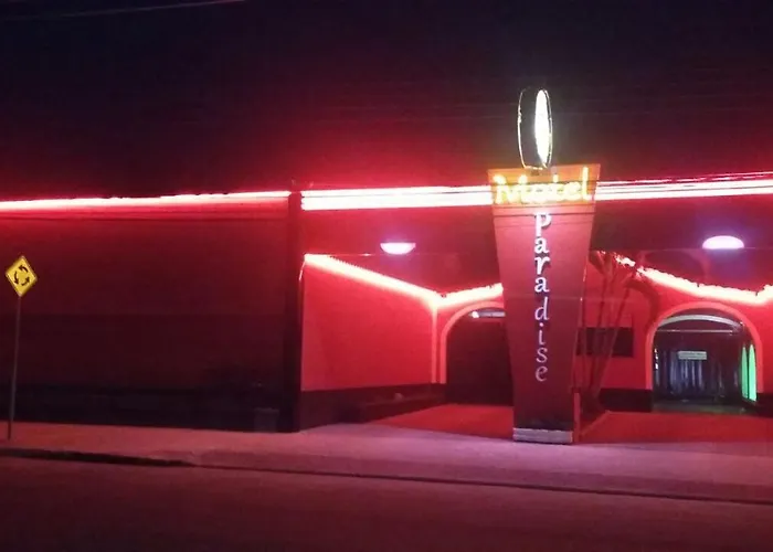 Motel Paradise (Adults Only)