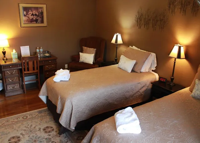 Leonard At Logan House Bed & Breakfast Grand Rapids