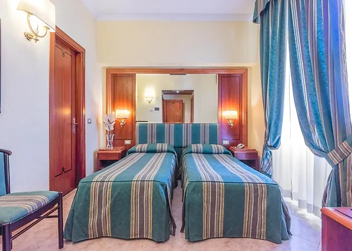 Raeli Hotel Lux Roma - um hotel de 4 estrelas