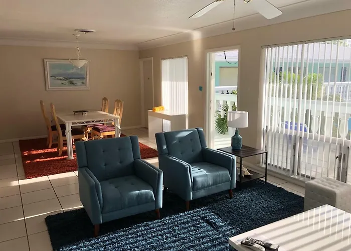 Cheston House - Clothing Optional All Male Guesthouse Fort Lauderdale