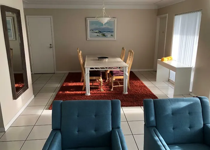 Cheston House - Clothing Optional All Male Guesthouse Fort Lauderdale