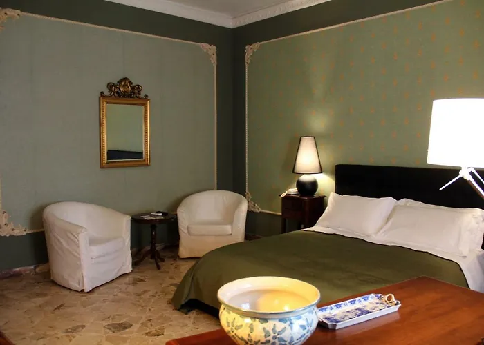 Neathon Rooms Noto