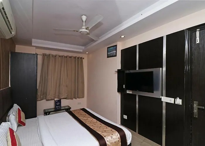 Hotel Blue Pearl New Delhi - Free Airport Pick Up