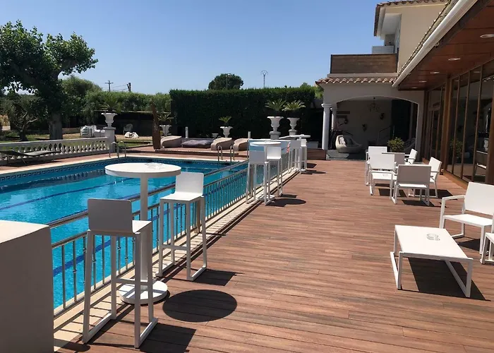 Boetiek Hotel & Restaurant Figueres Parc Los Hostalets de Llers