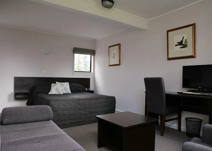 Tussock Grove Hotel Ohakune With Golf Course