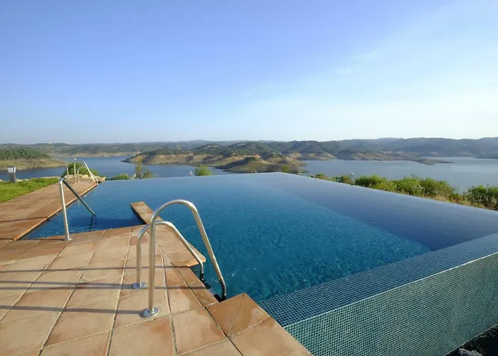 Hostal Casas de Alisné Almodóvar del Río con Piscina