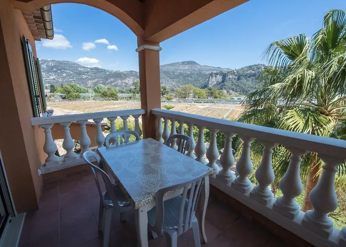 Appart Hotel Lou Castelet Carros