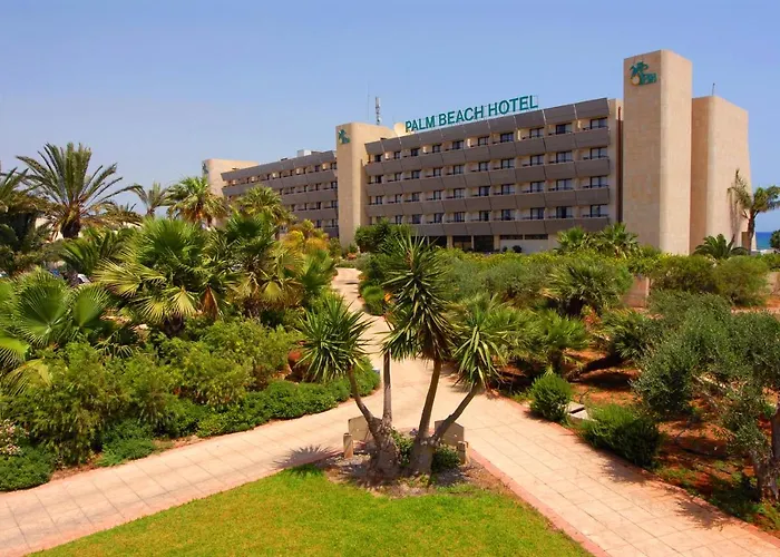 Palm Beach Hotel & Bungalows