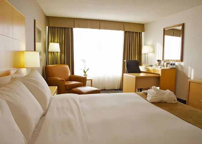 Radisson Hotel Toronto East Avec Terrain de Golf