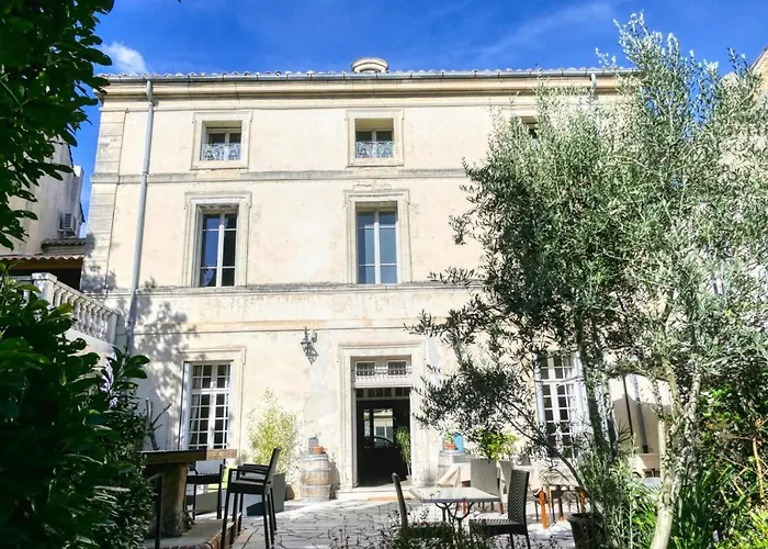 La Maison Ciara - Suites Et Chambres Orange  com campo de golfe