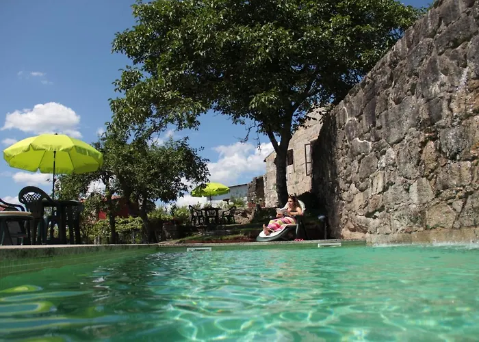 Vinosobroso Casa Rural Hostal Mondariz con Piscina