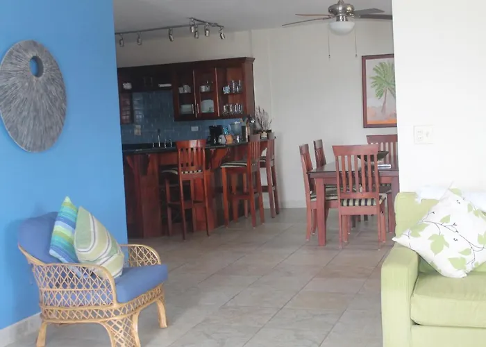 Los Porticos Villas Placencia