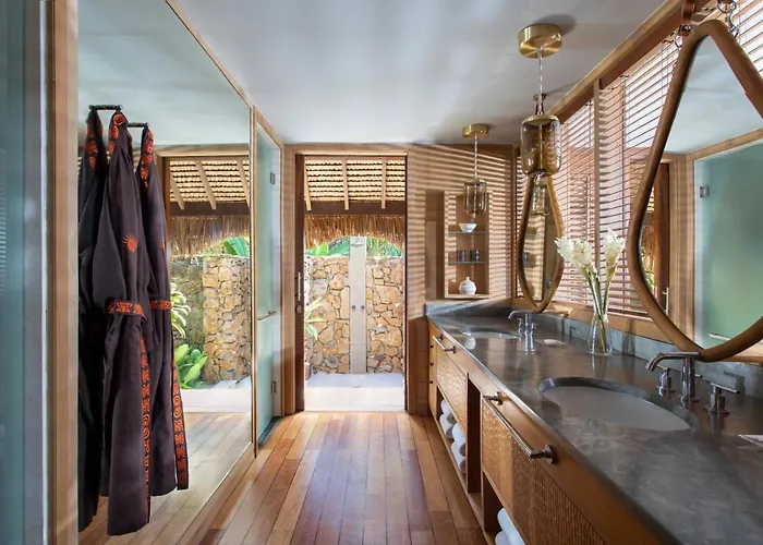 Bora Bora hotels near Bora Bora