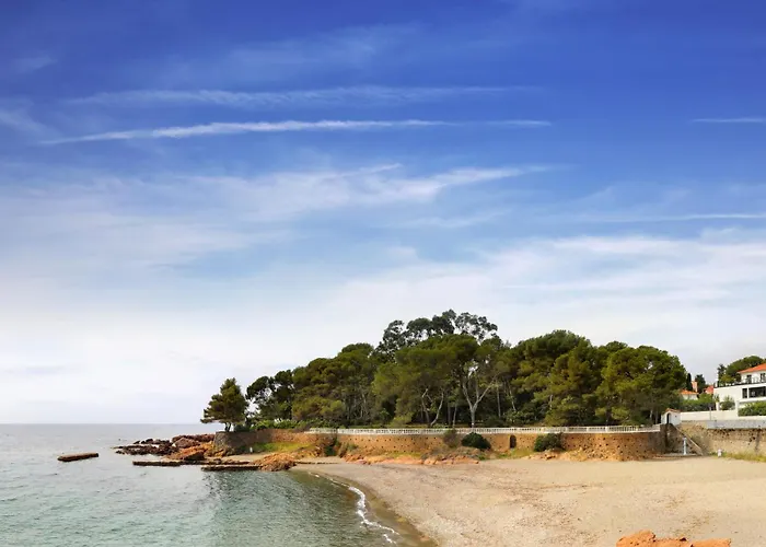 Saint-Raphaël Downtown Hotels