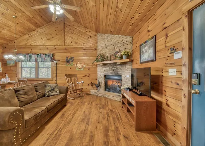 Private A Hen House Villa Pigeon Forge